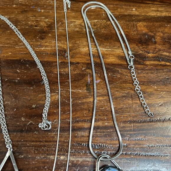 Lot (4) Costume Jewelry Teardrop Rhinestone Necklaces Silver Tone Pink Red Black - Picture 4 of 7